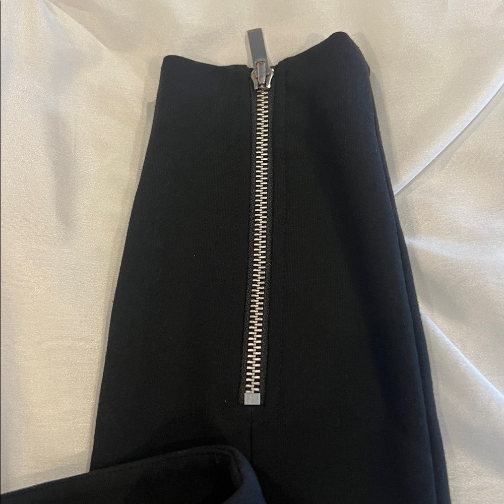 Elizabeth and James Black Skinny Pants Zipper Detail Size 0 - Picture 2 of 7